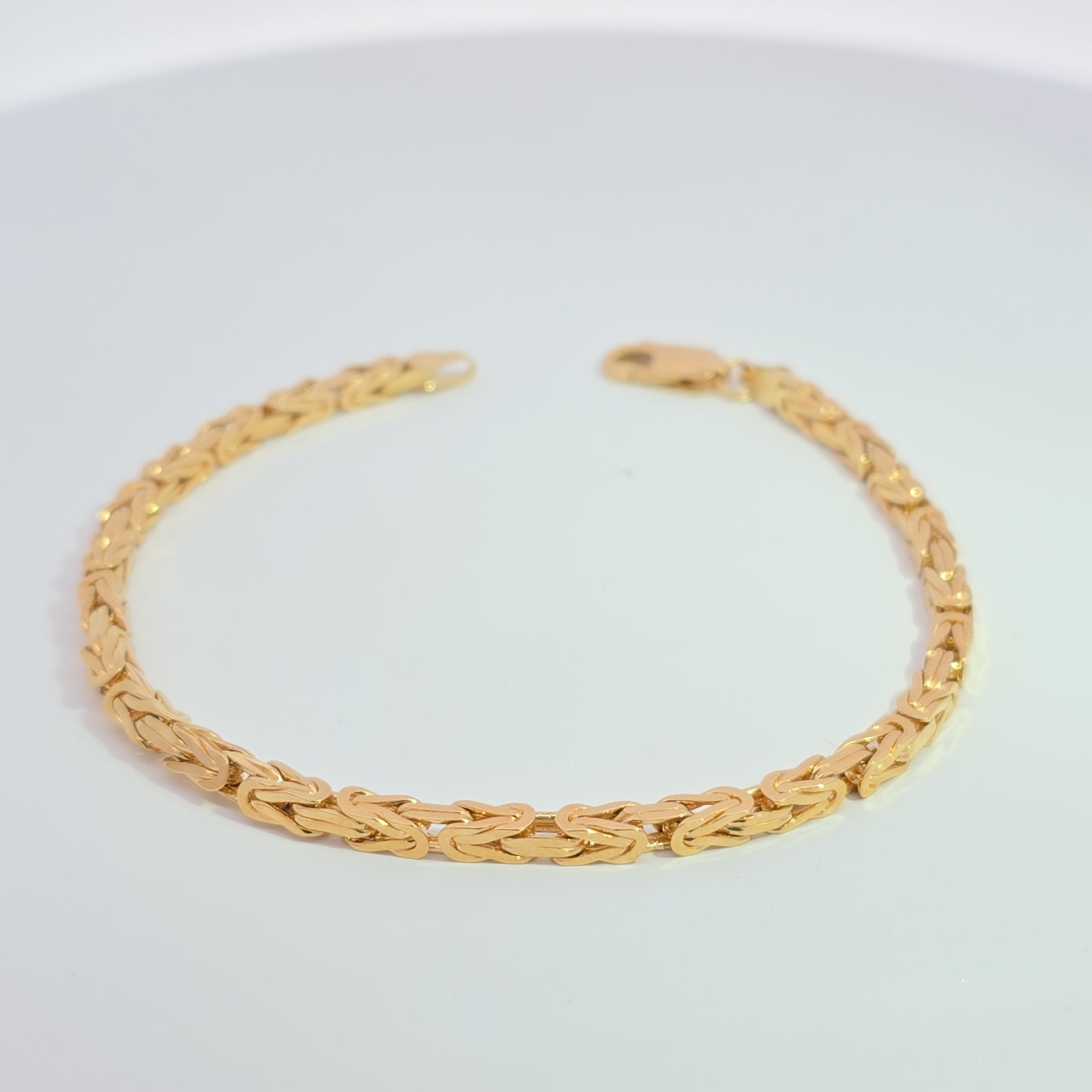 Necklaces & Pendants